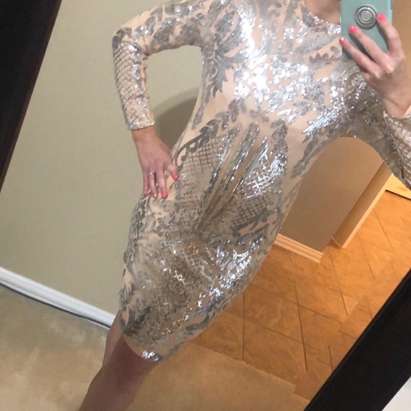 Long sleeve sequins dress! - Picture 1 of 4